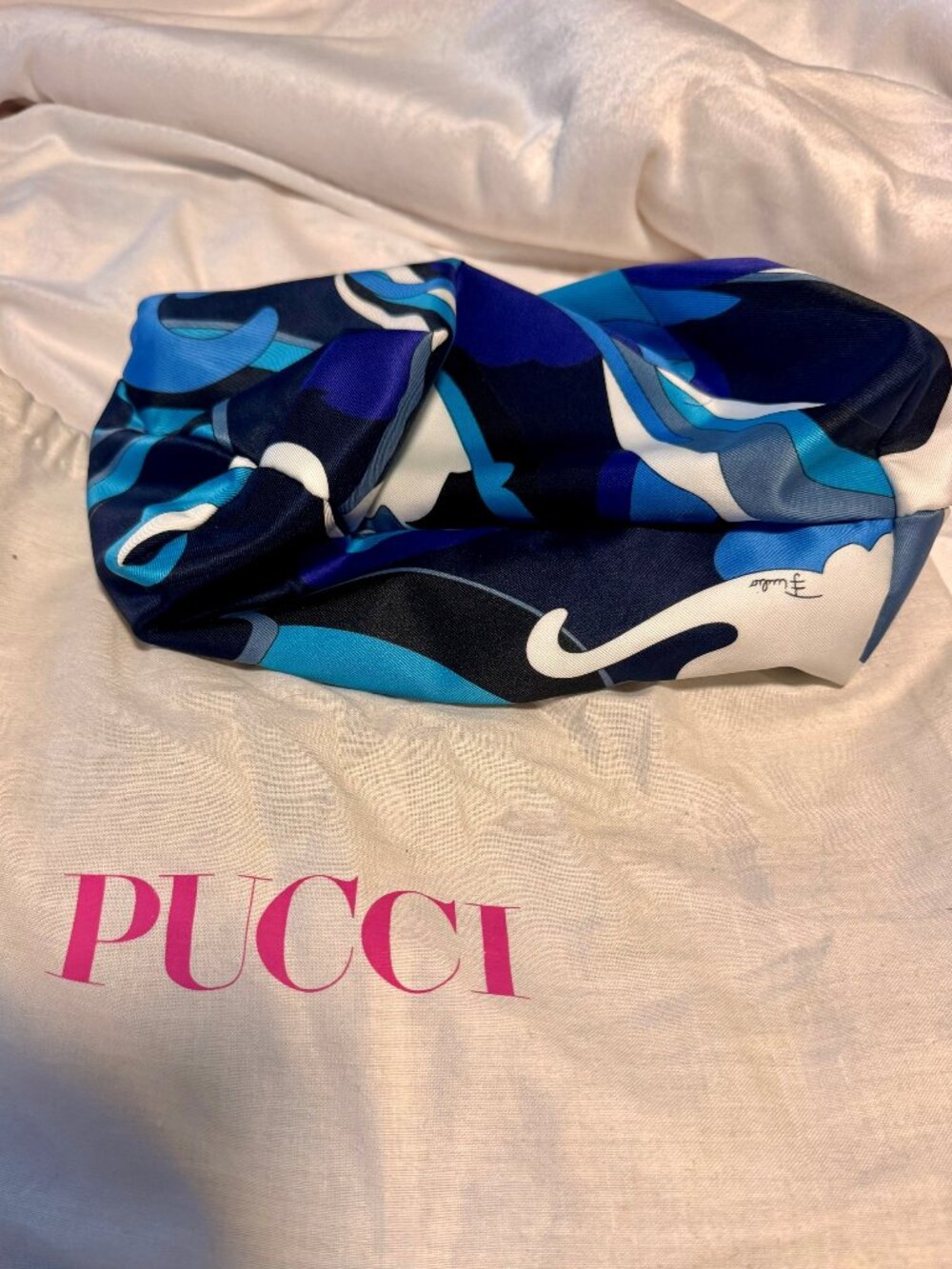 Small Vintage Pucci Bag โ Blue & White Print